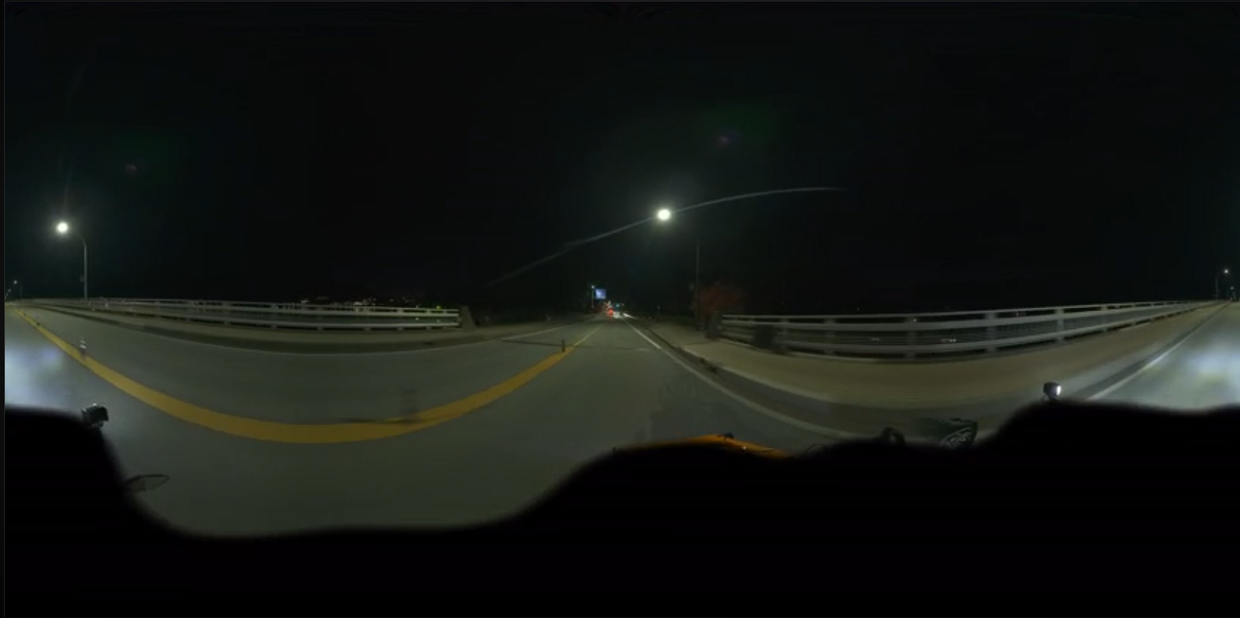 走行/河口湖大橋（夜）